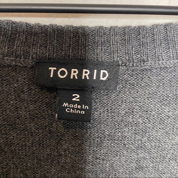 [Torrid] Dark Gray Sequin Star Patch Sweater - Picture 6 of 8